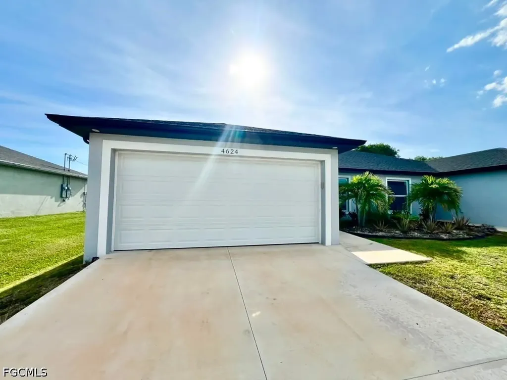 4622 SW 7th Place Cape Coral FL 33914