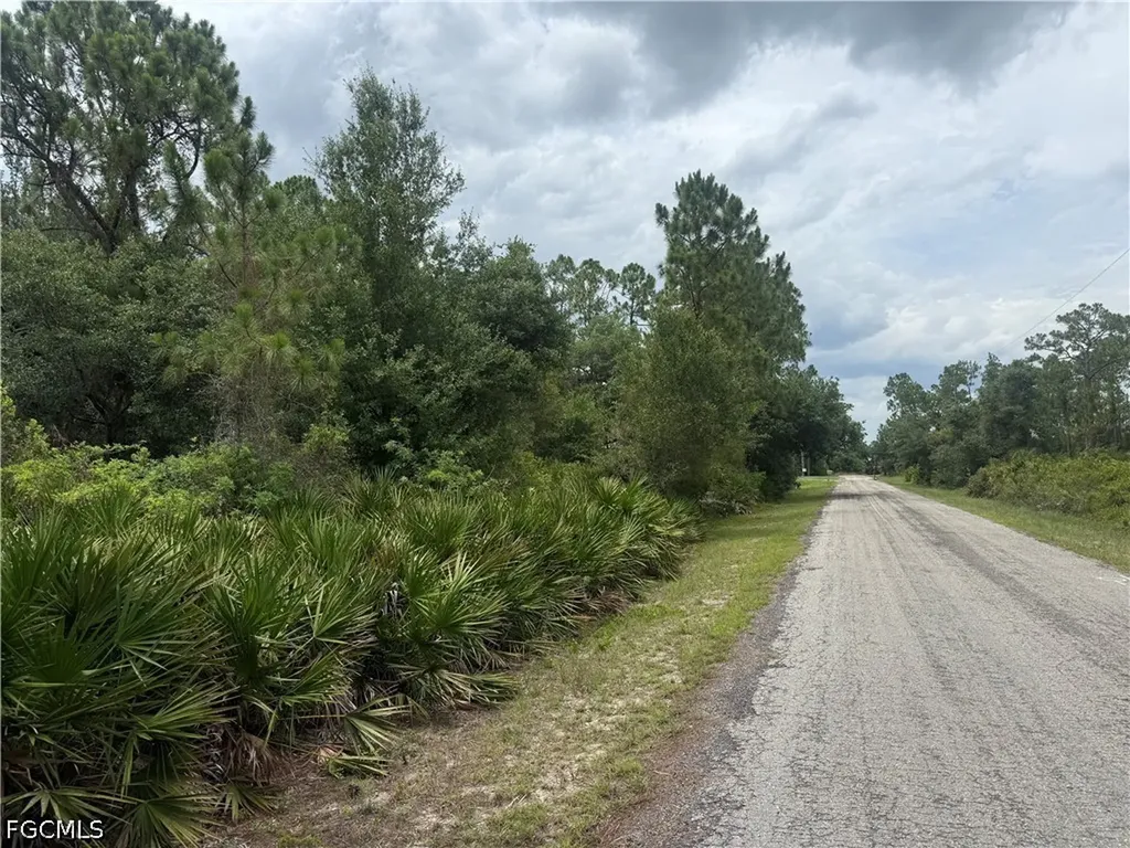 2111 Johns Avenue Alva FL 33920