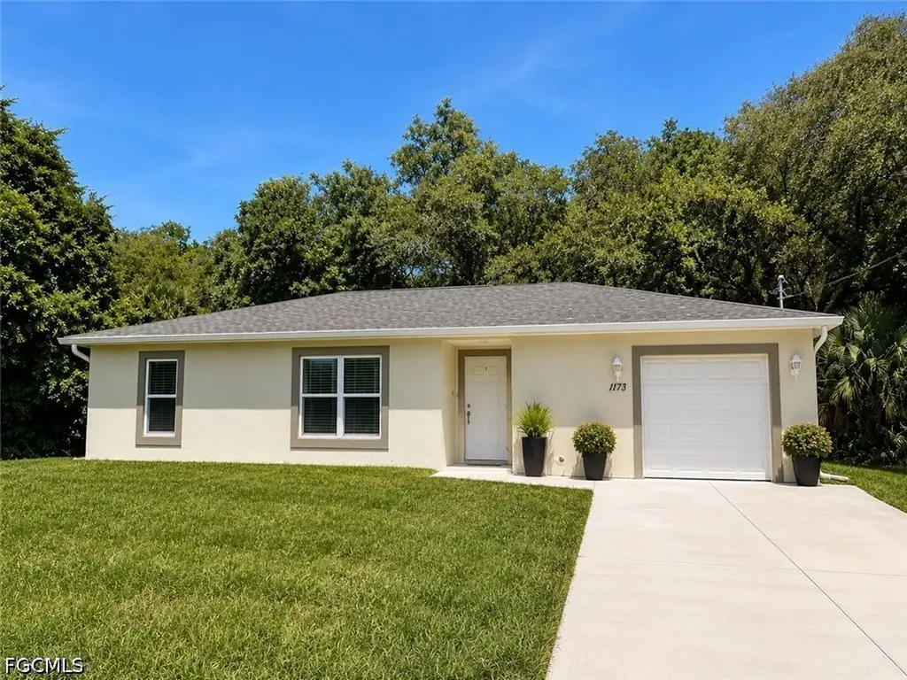 1173 E Benbow Circle Labelle FL 33935