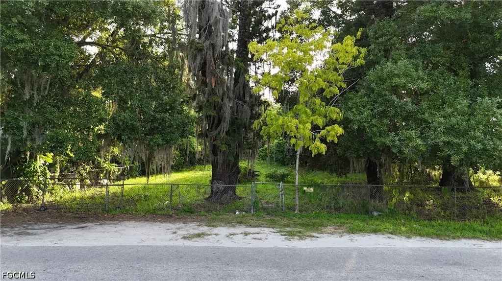 111 S 7th Street Immokalee FL 34142