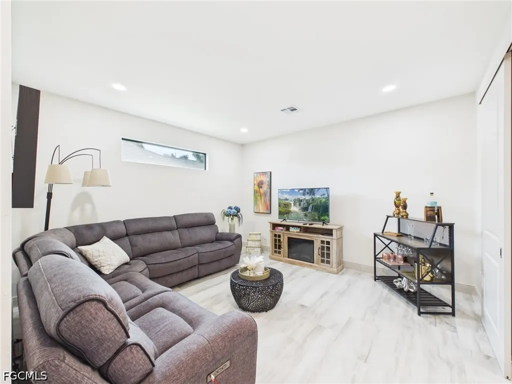 3415 SW 27th Avenue Cape Coral FL 33914