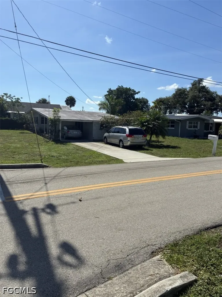 Fort Myers FL, 3647 Kelly Street