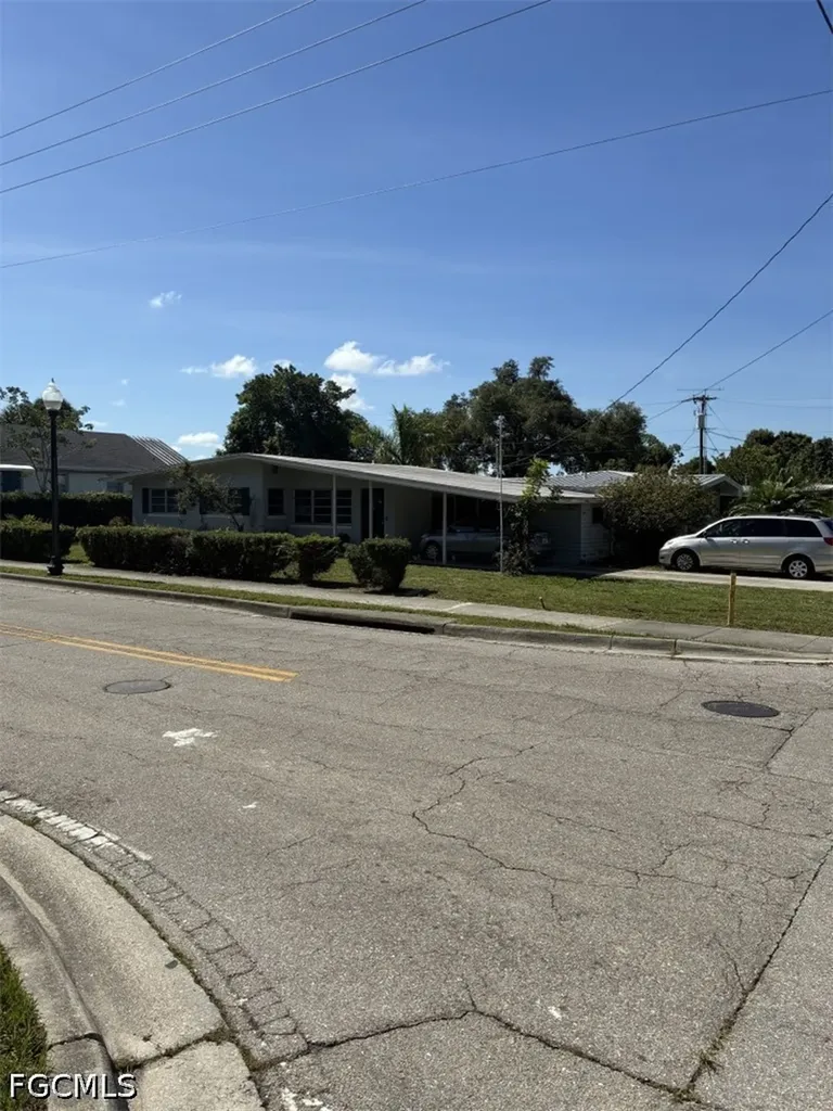 3647 Kelly Street Fort Myers FL 33901