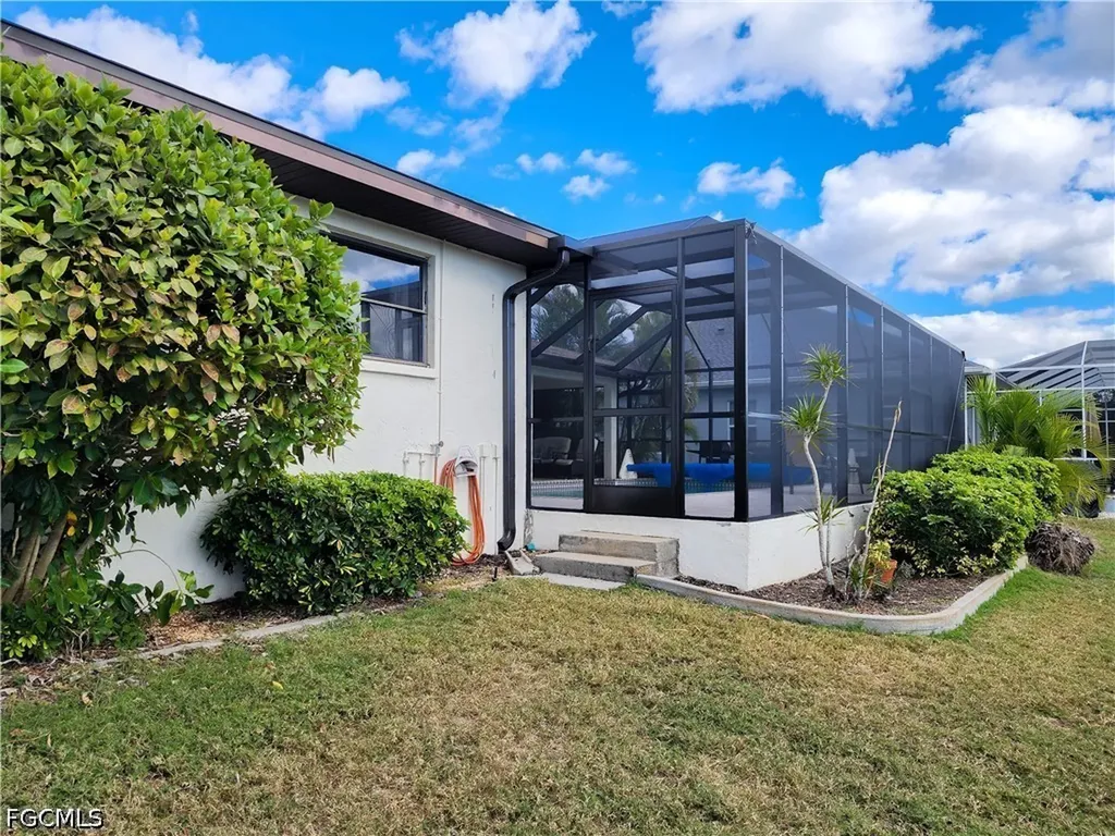 532 SE 33rd Street Cape Coral FL 33904