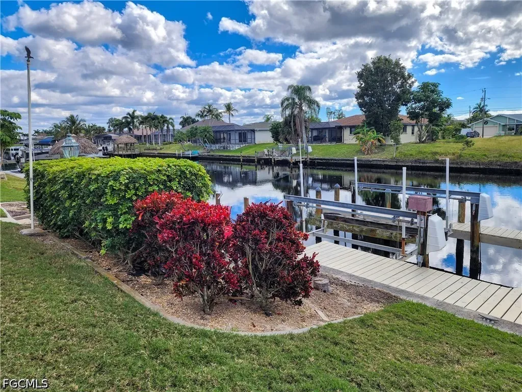532 SE 33rd Street Cape Coral FL 33904
