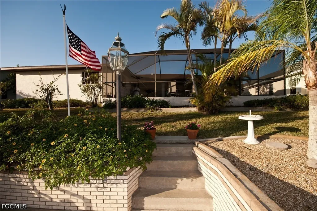 532 SE 33rd Street Cape Coral FL 33904