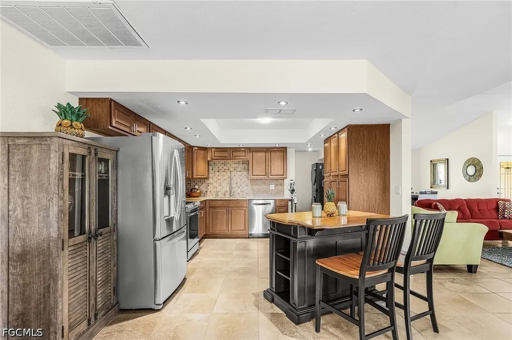 1205 NE 11th Terrace Cape Coral FL 33909