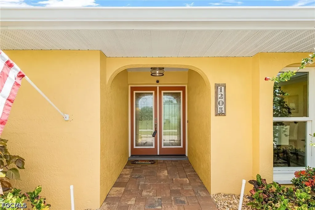 1205 NE 11th Terrace Cape Coral FL 33909
