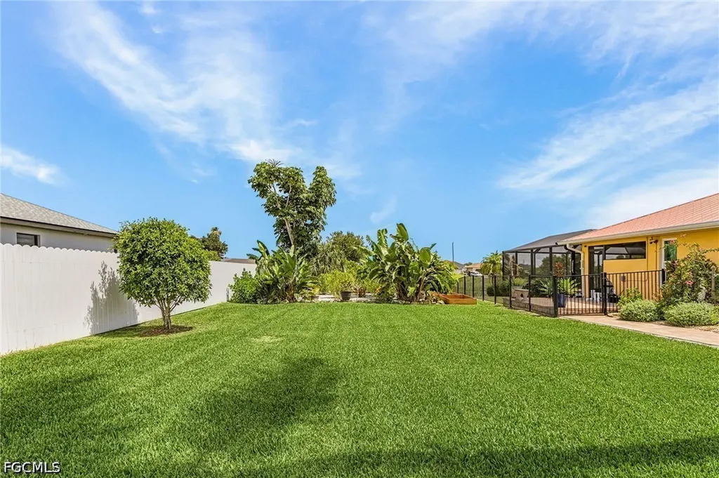 1205 NE 11th Terrace Cape Coral FL 33909