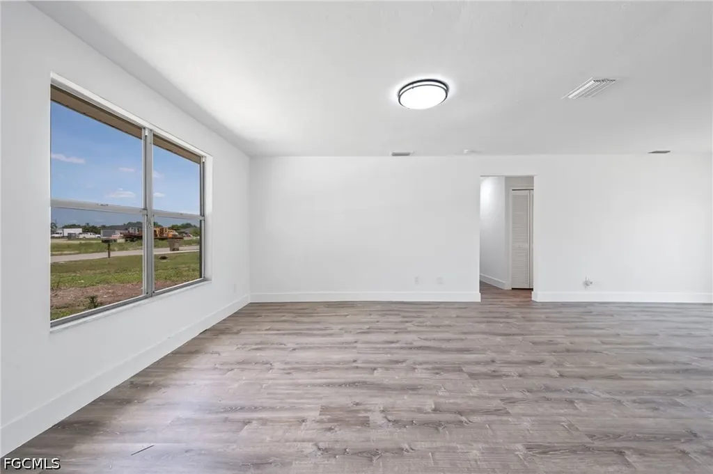 1331 NE 12th Avenue Cape Coral FL 33909