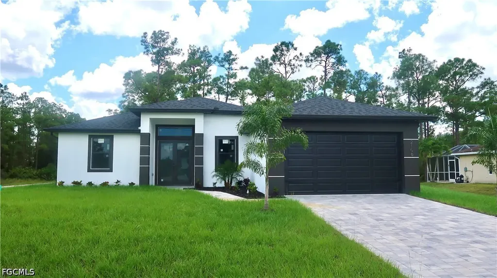 2106 E 13th Street Lehigh Acres FL 33972