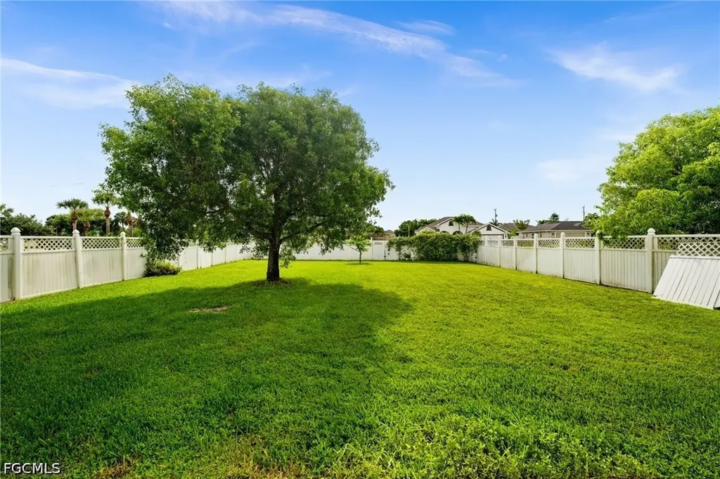 2017 Cape Heather Circle Cape Coral FL 33991