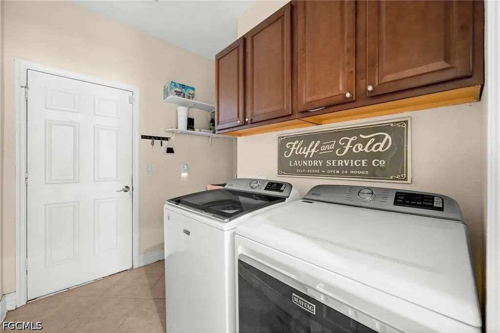 2017 Cape Heather Circle Cape Coral FL 33991