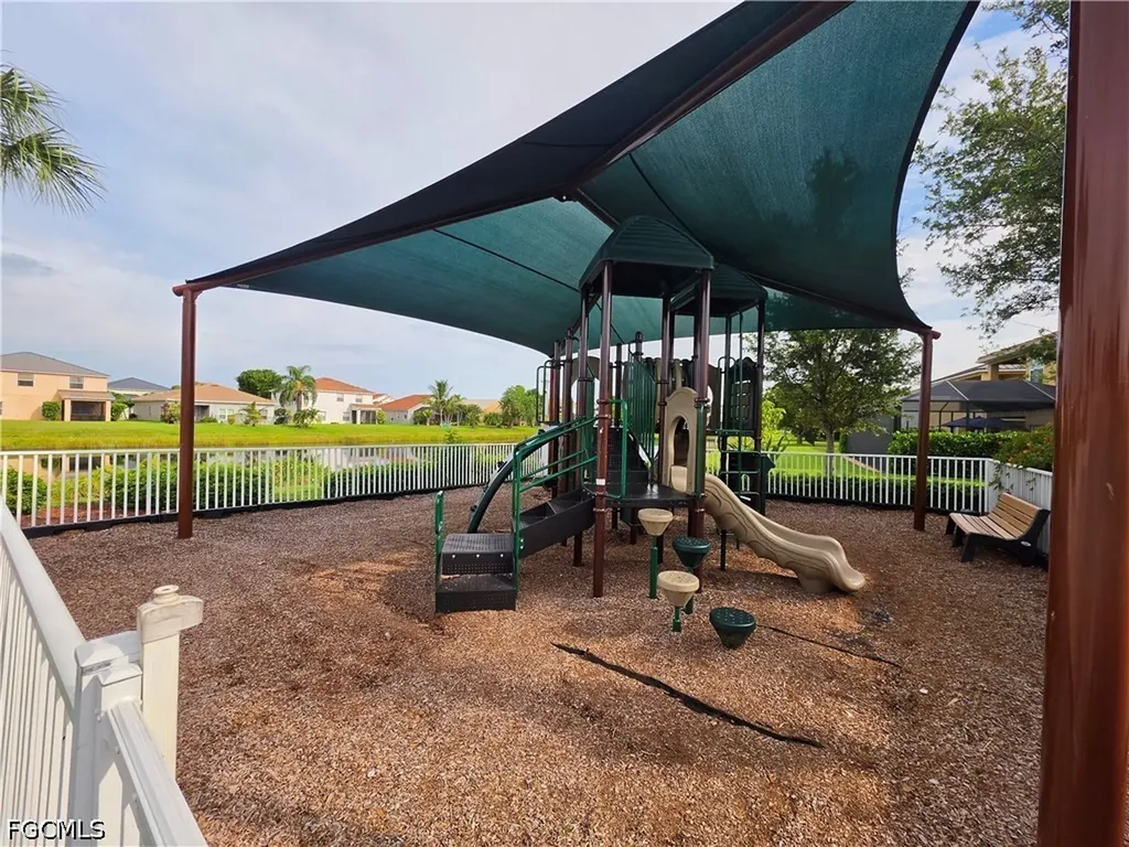 2017 Cape Heather Circle Cape Coral FL 33991