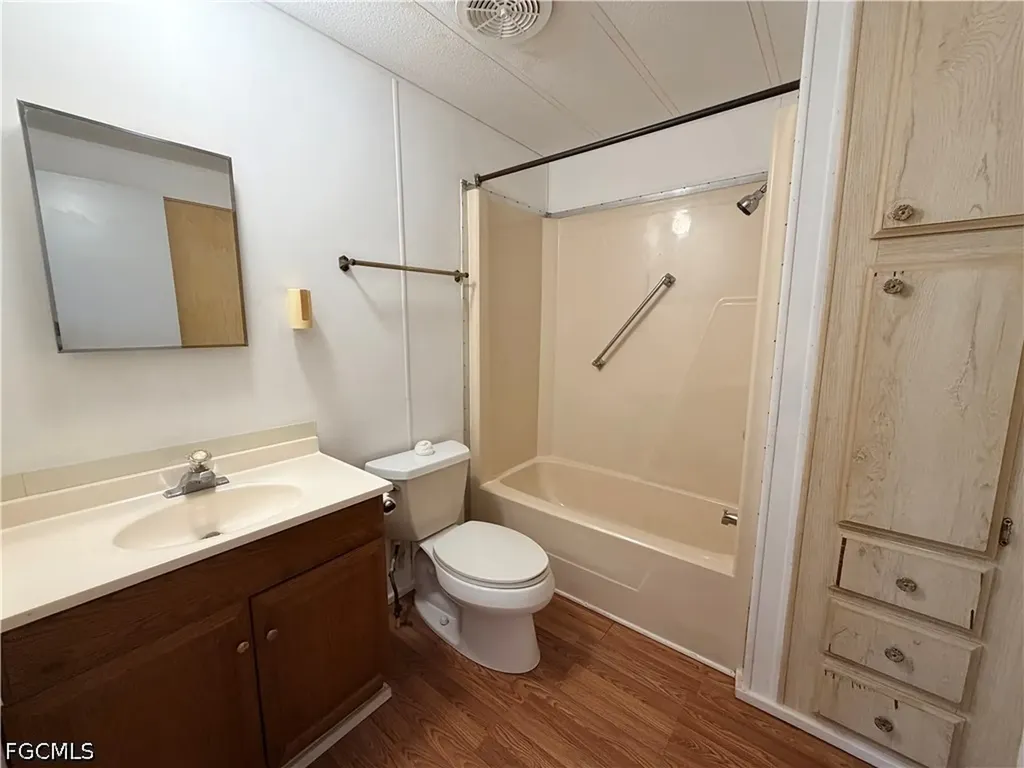 106 Gaslight Avenue North Fort Myers FL 33917