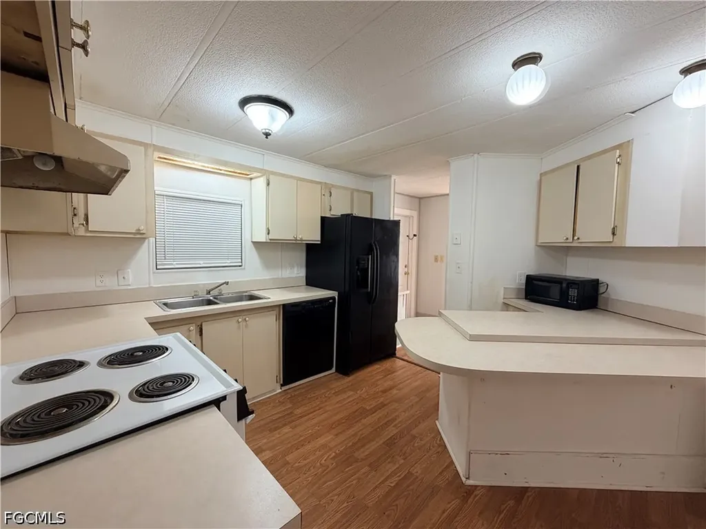 106 Gaslight Avenue North Fort Myers FL 33917
