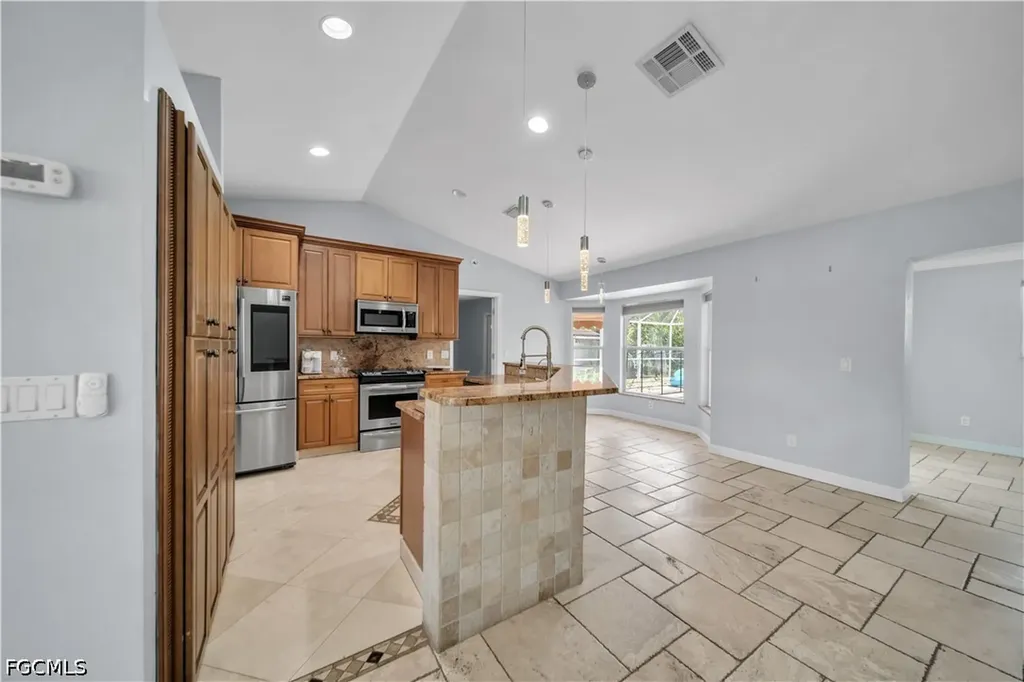 427 SE 19th Terrace Cape Coral FL 33990