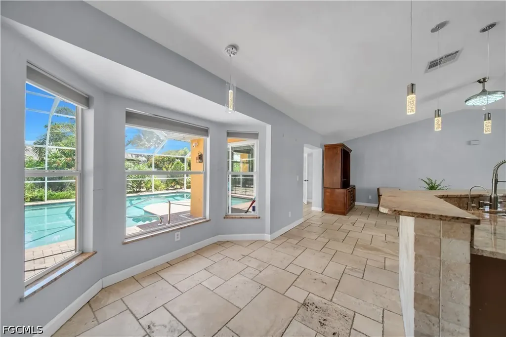 427 SE 19th Terrace Cape Coral FL 33990