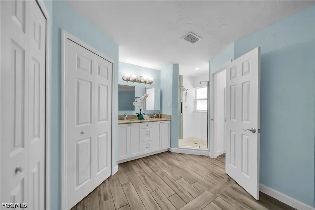 427 SE 19th Terrace Cape Coral FL 33990