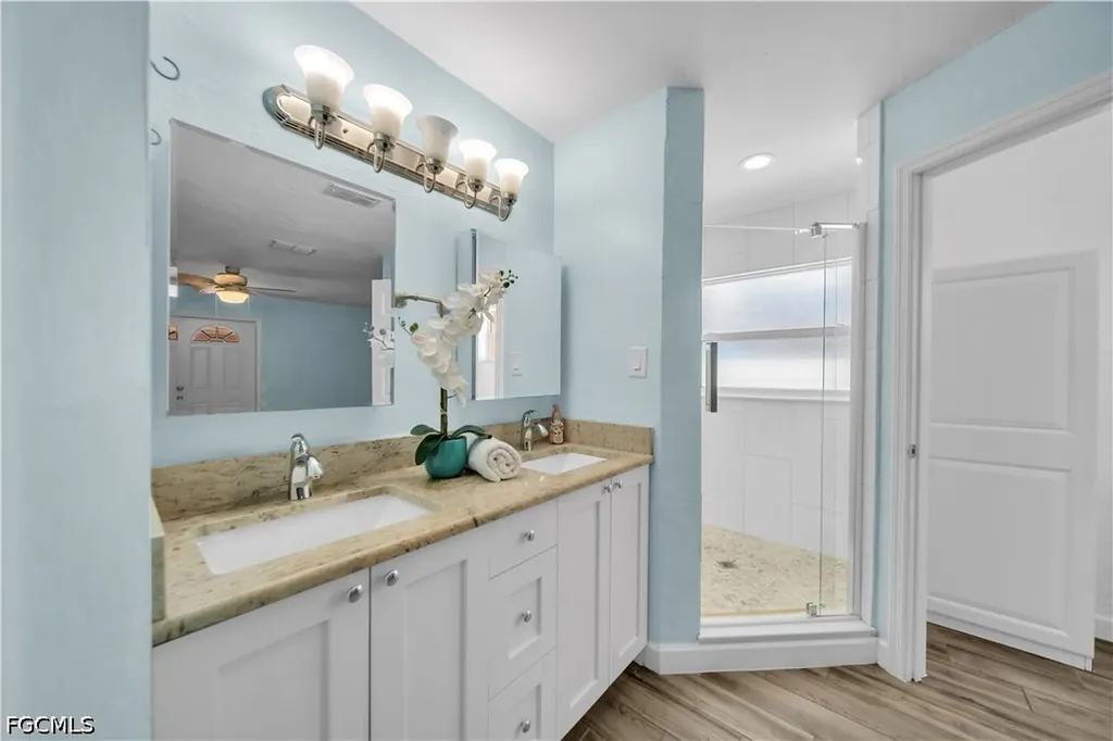 427 SE 19th Terrace Cape Coral FL 33990