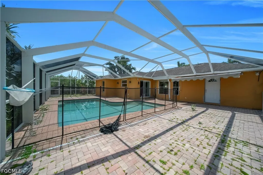 427 SE 19th Terrace Cape Coral FL 33990