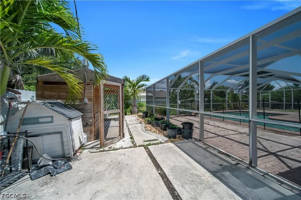 427 SE 19th Terrace Cape Coral FL 33990