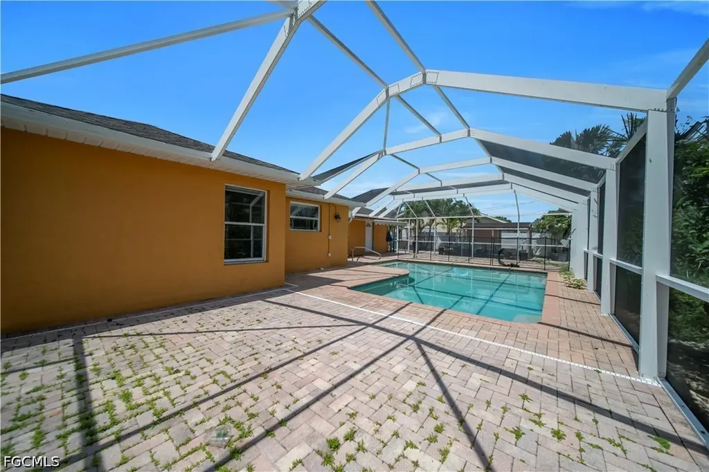 427 SE 19th Terrace Cape Coral FL 33990
