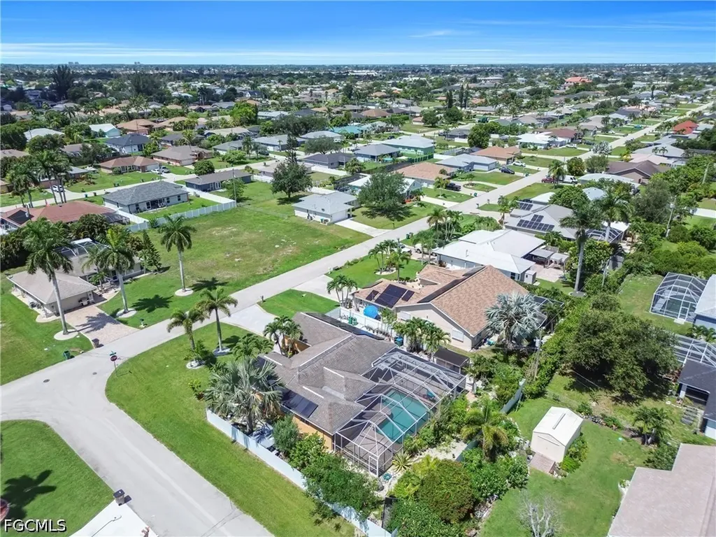 427 SE 19th Terrace Cape Coral FL 33990