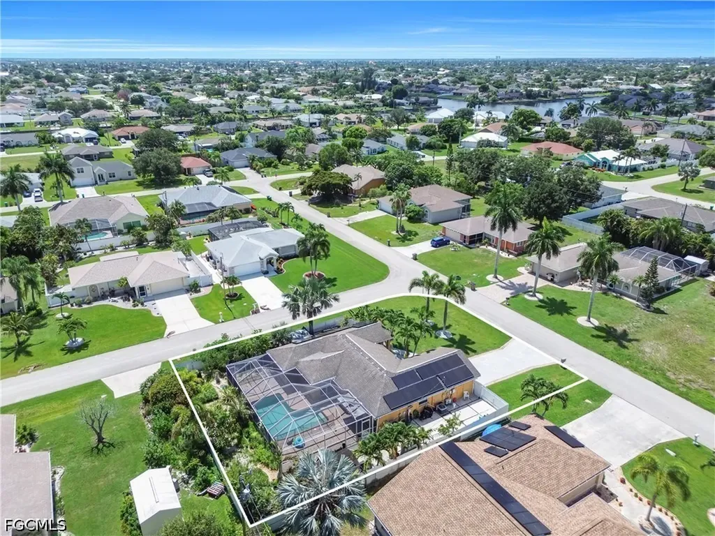 427 SE 19th Terrace Cape Coral FL 33990