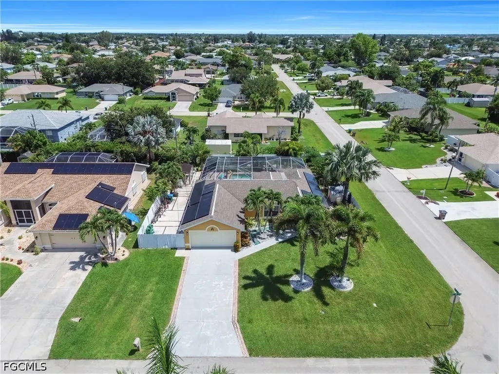 427 SE 19th Terrace Cape Coral FL 33990