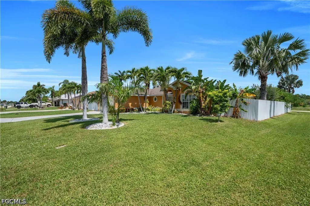 427 SE 19th Terrace Cape Coral FL 33990