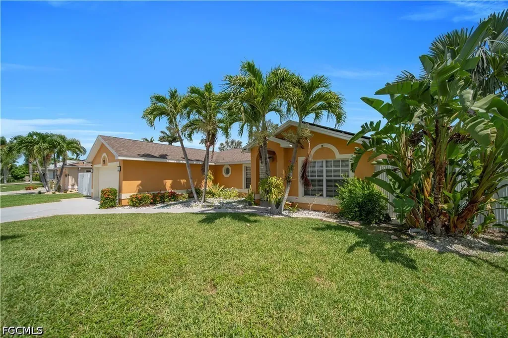 427 SE 19th Terrace Cape Coral FL 33990