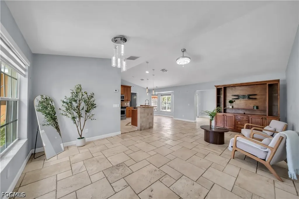 427 SE 19th Terrace Cape Coral FL 33990