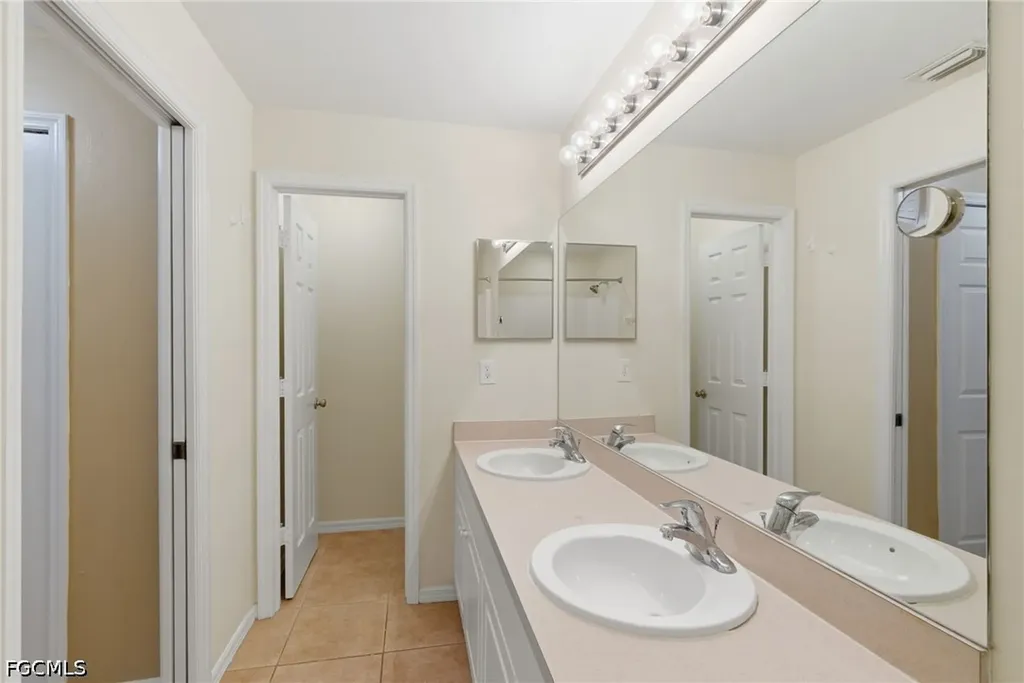317 SW 25th Avenue Cape Coral FL 33991