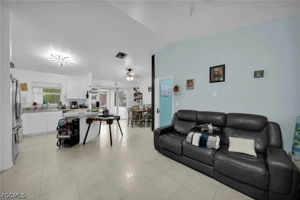 4115 SW 1st Avenue Cape Coral FL 33914