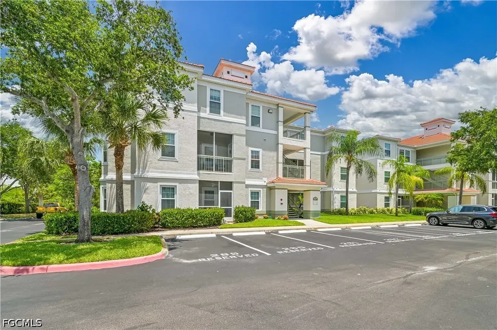 Estero FL, 23580 Walden Center Drive, Unit 305