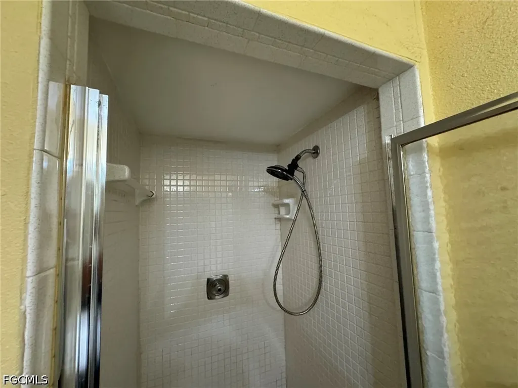 607 SE 47th Street Cape Coral FL 33904
