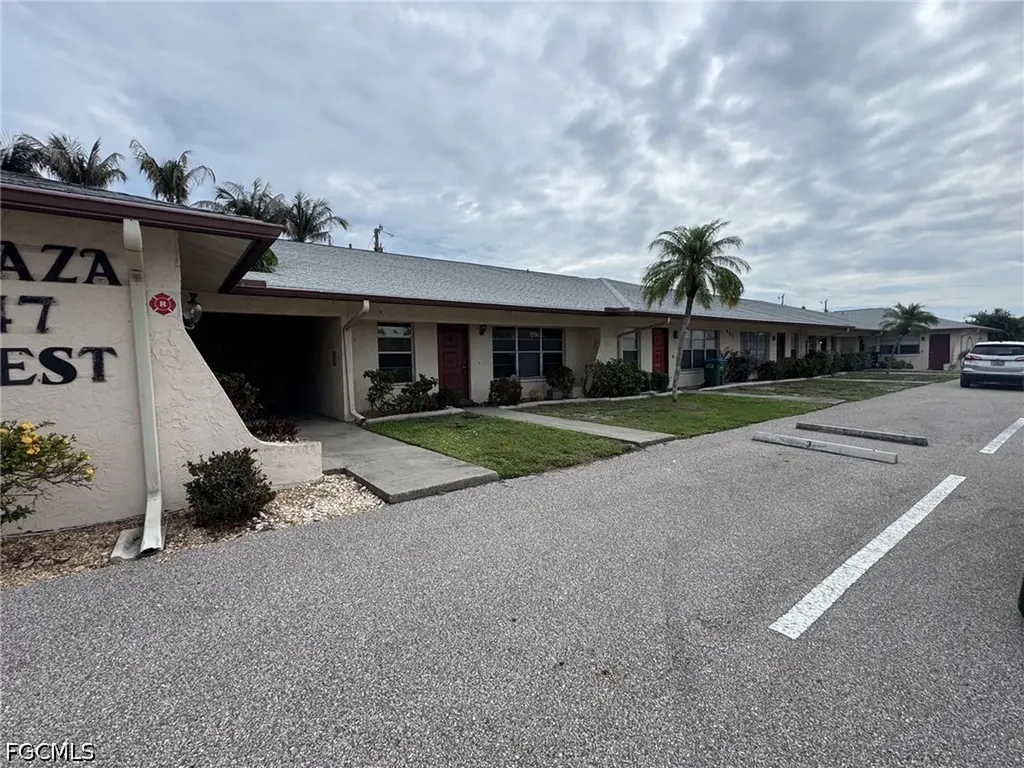 607 SE 47th Street Cape Coral FL 33904