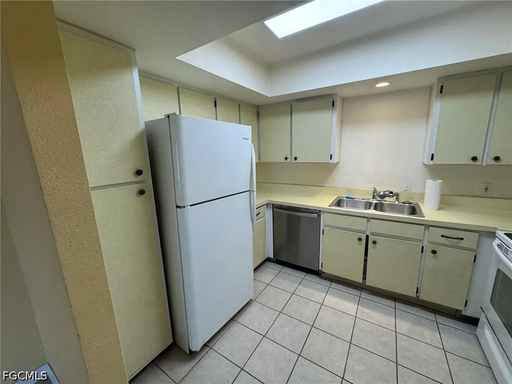 607 SE 47th Street Cape Coral FL 33904