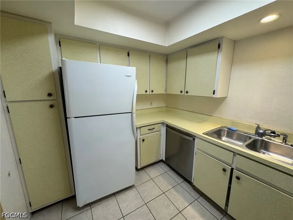 607 SE 47th Street Cape Coral FL 33904