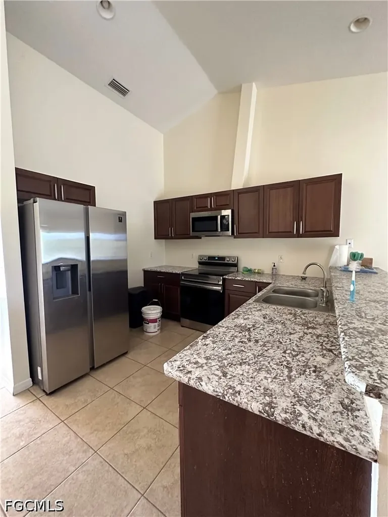 4724 26th Street SW Lehigh Acres FL 33973
