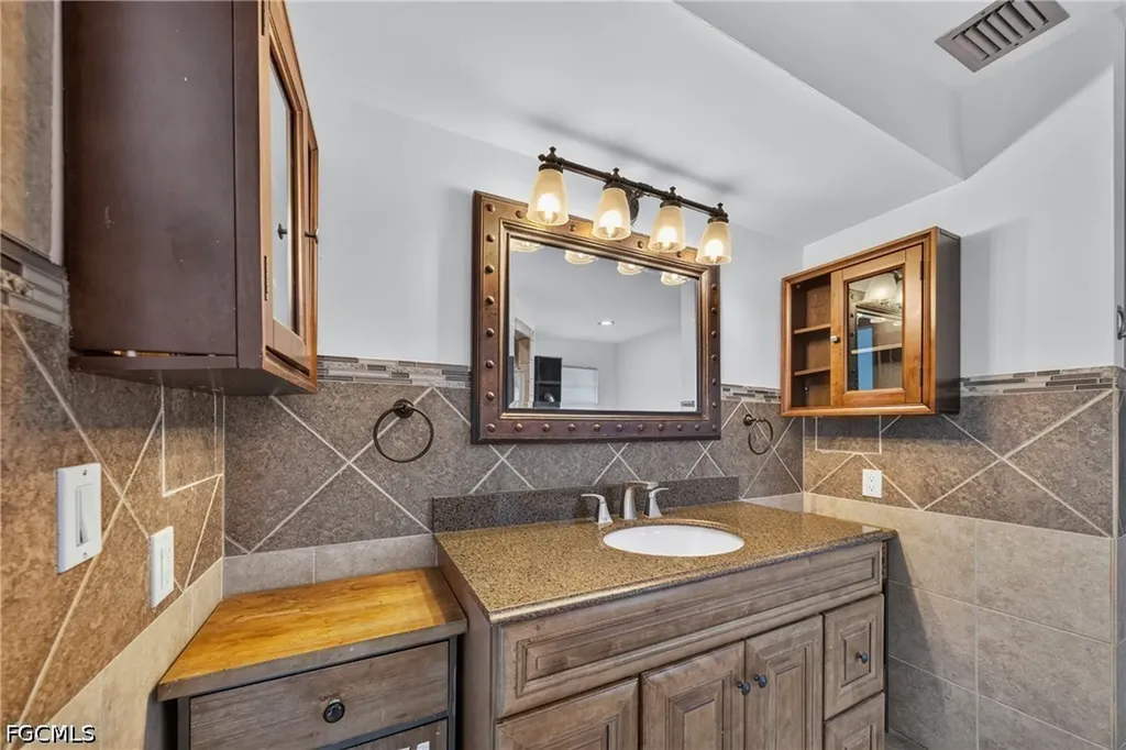 1919 SE 37th Terrace Cape Coral FL 33904