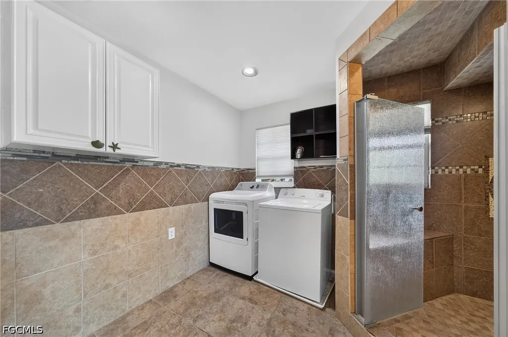 1919 SE 37th Terrace Cape Coral FL 33904