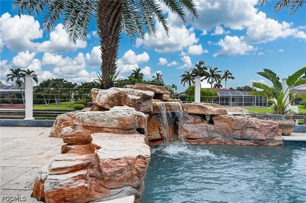 1919 SE 37th Terrace Cape Coral FL 33904