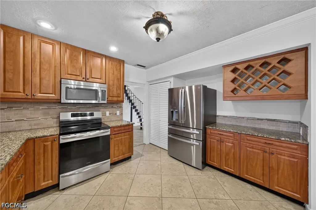 1919 SE 37th Terrace Cape Coral FL 33904