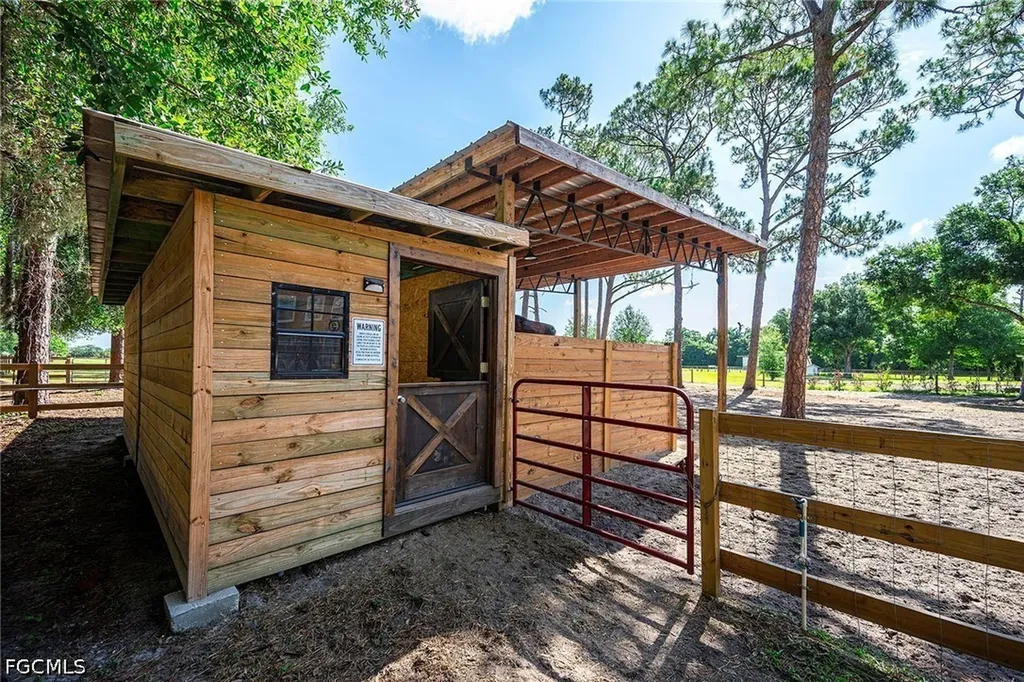 14661 Duke Highway Alva FL 33920