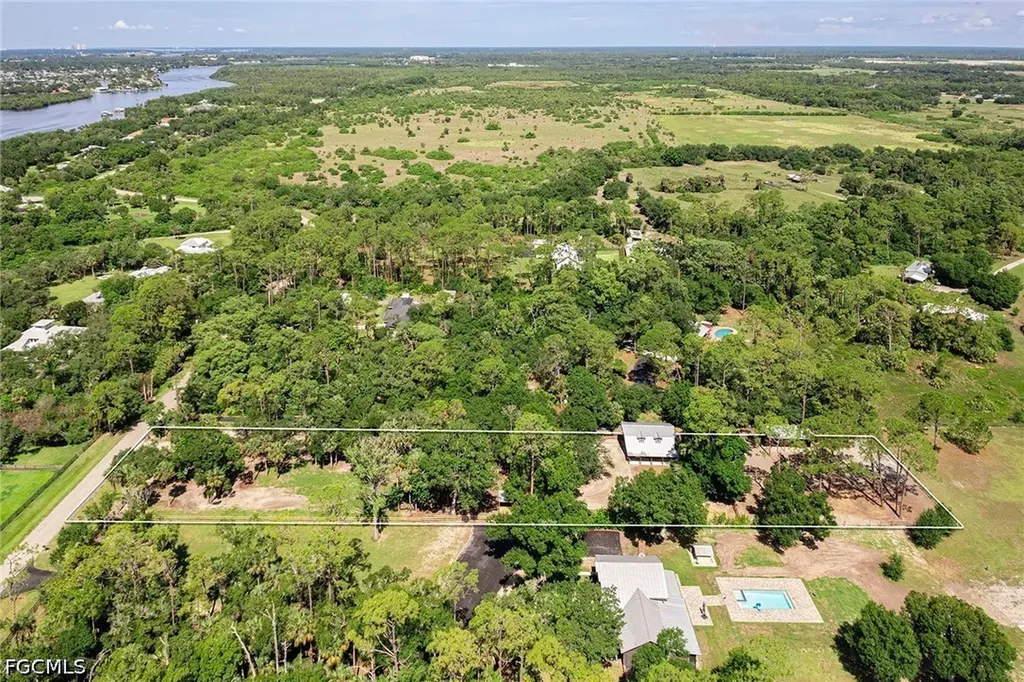 14661 Duke Highway Alva FL 33920