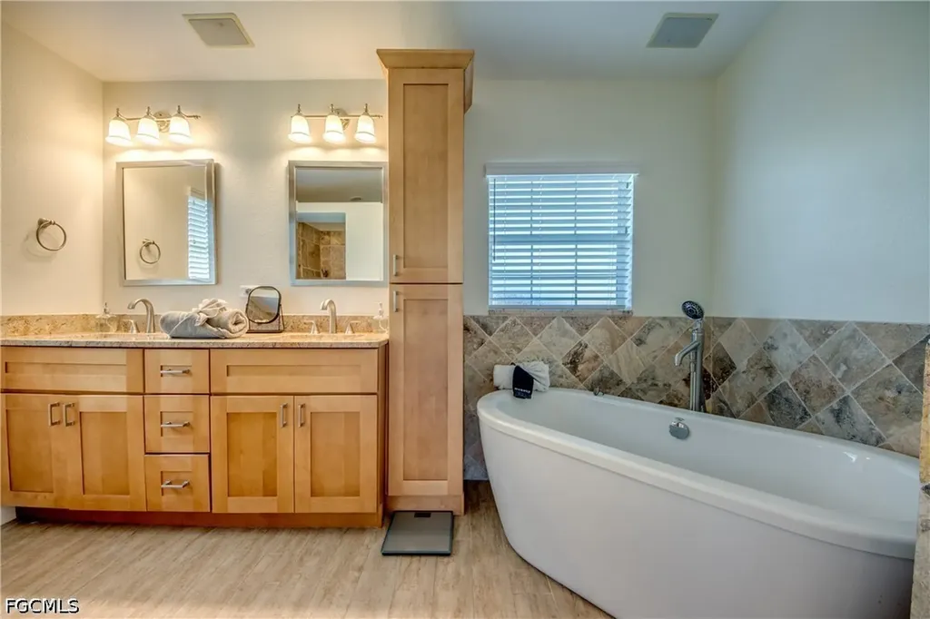 1913 SW 41st Street Cape Coral FL 33914