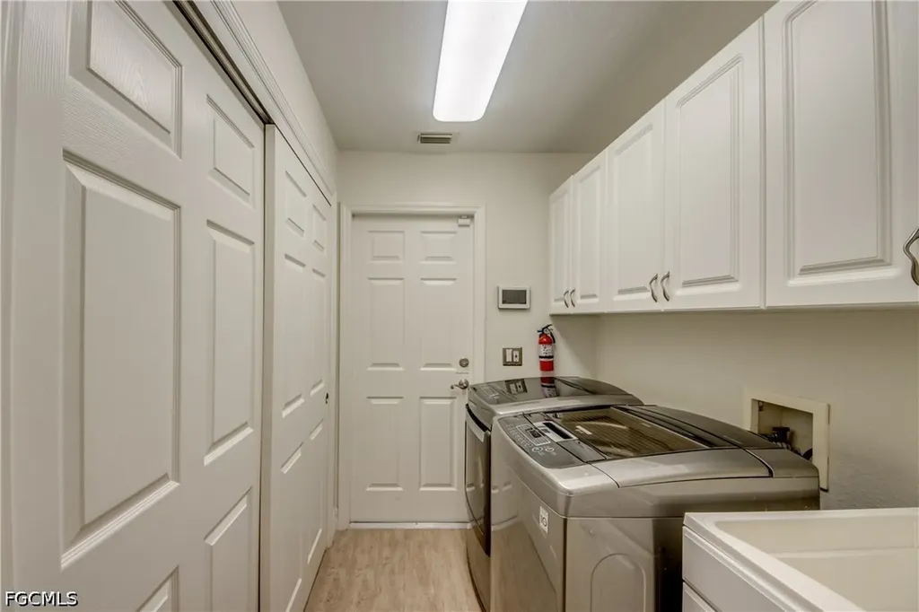 1913 SW 41st Street Cape Coral FL 33914