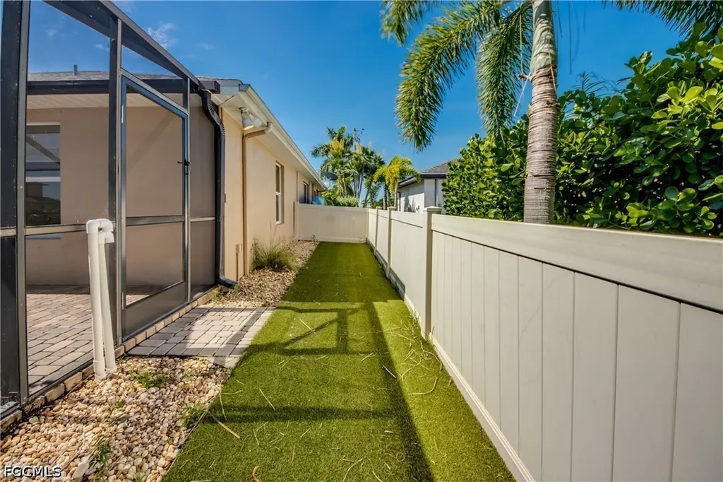 1913 SW 41st Street Cape Coral FL 33914